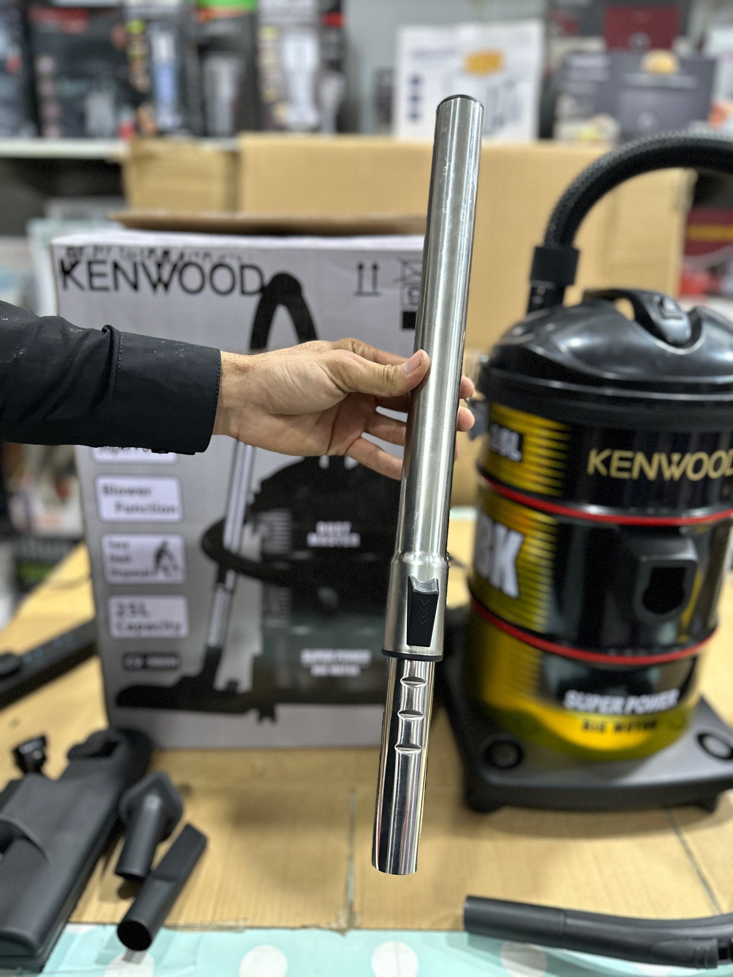 Kenwood Dry and Blow vacuum cleaner (Lot Imported)