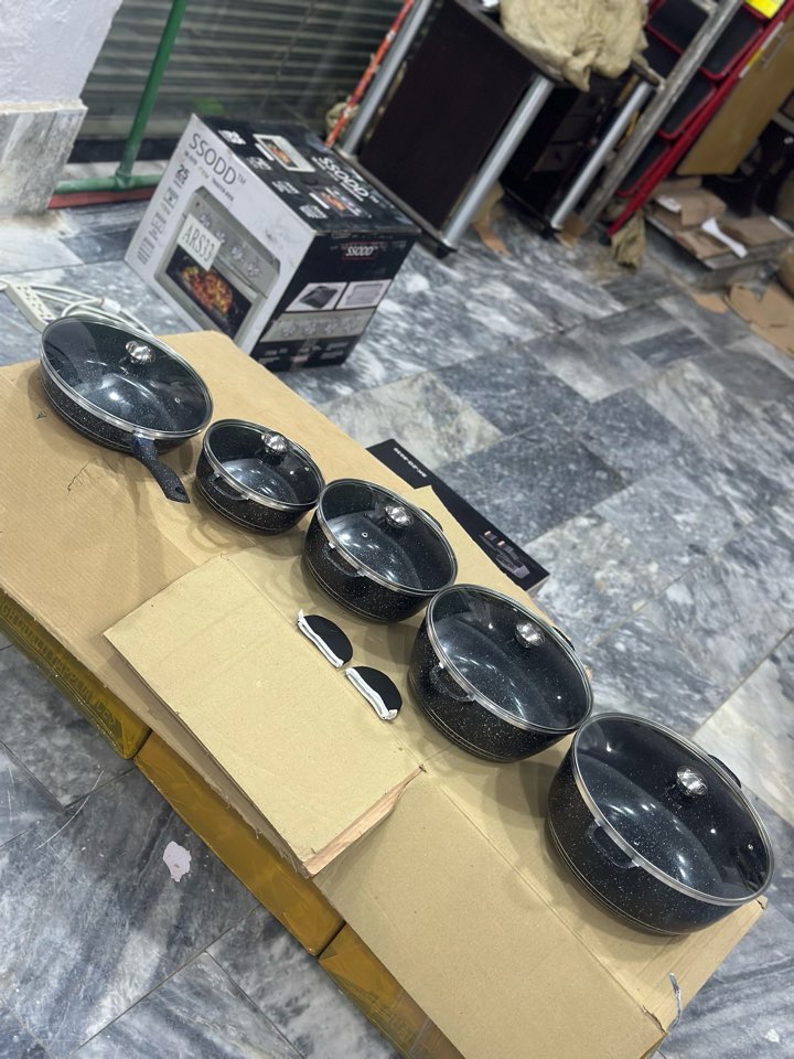 Lot Imported 12 Pieces Ceramic Coated Cookware Set