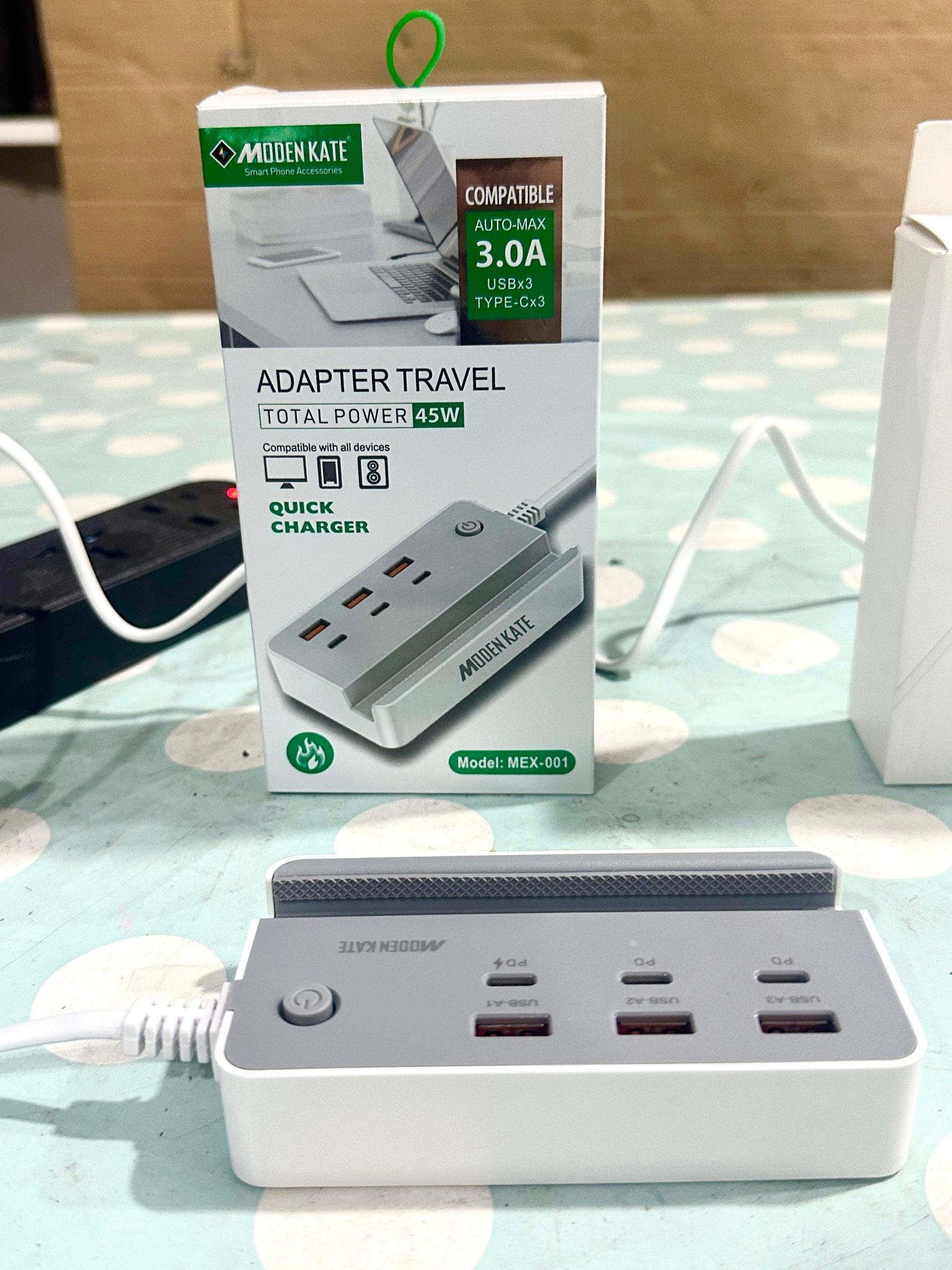 Lot imported fast charging adapters