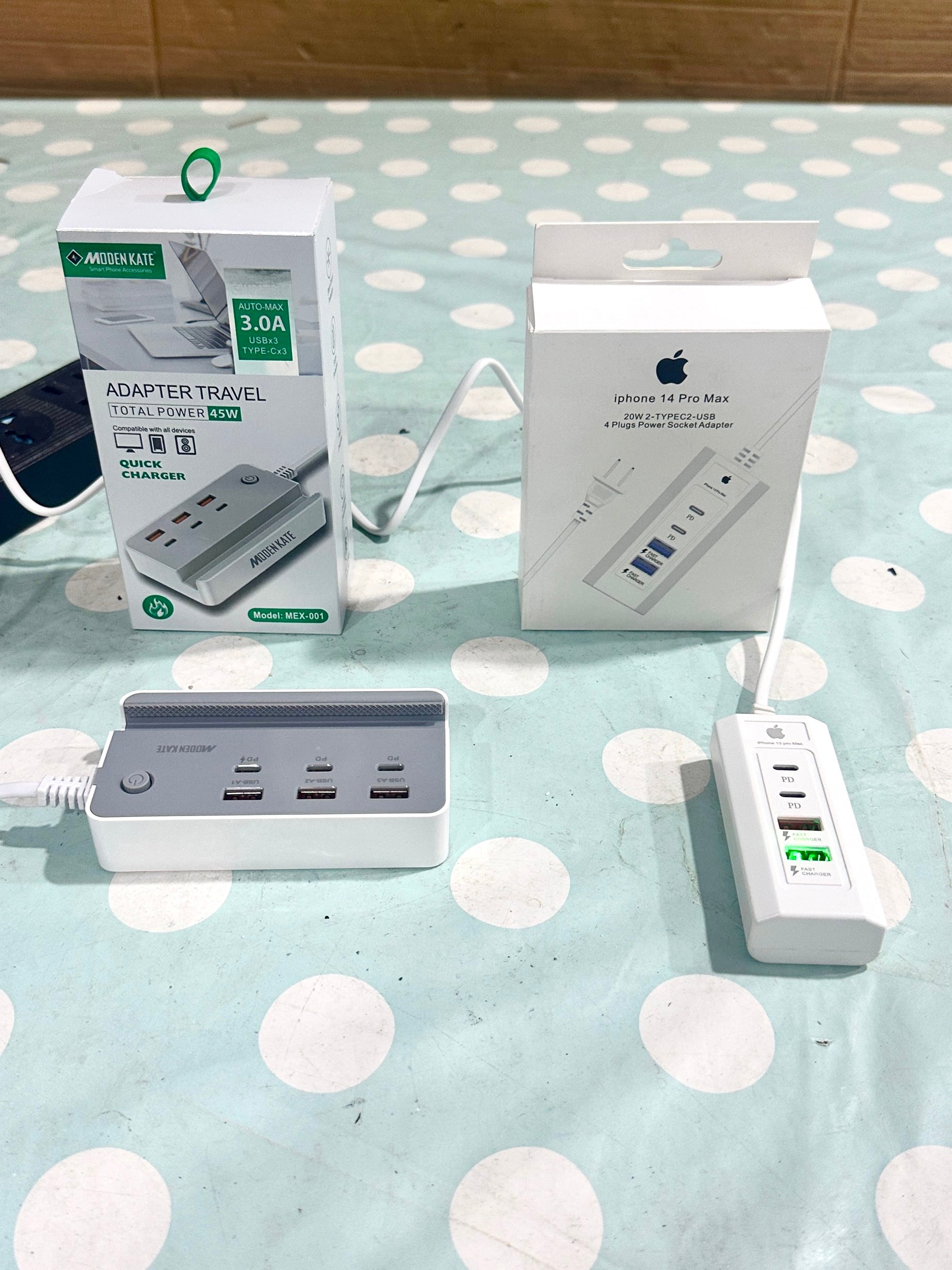 Lot imported fast charging adapters