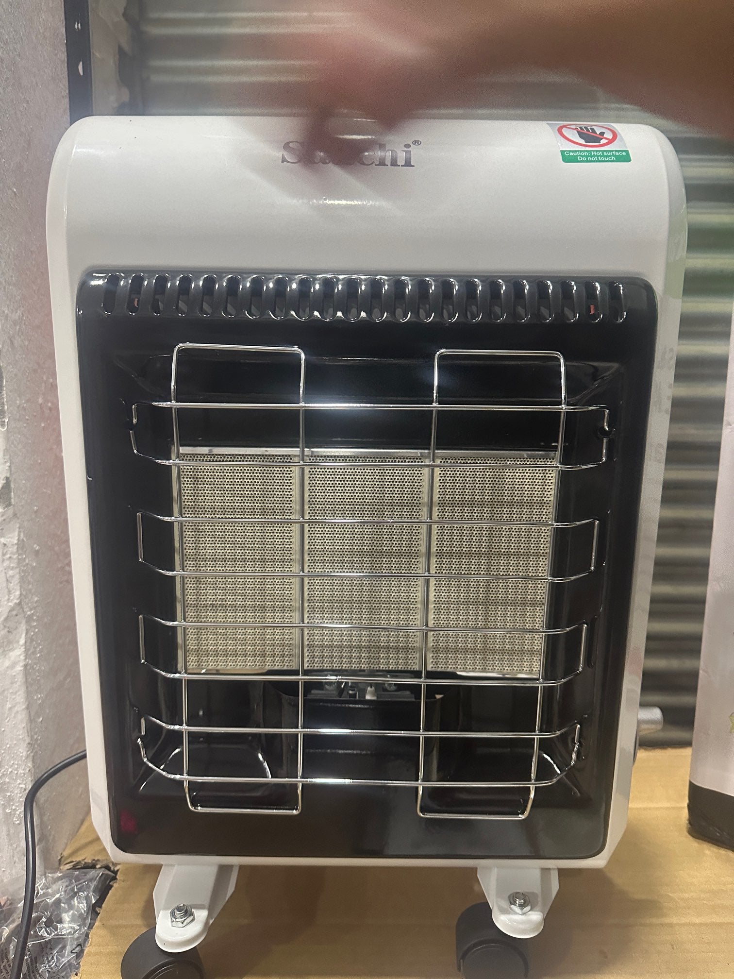 Dubai Lot imported Saachi 2 in 1 electric heater + natural GAS