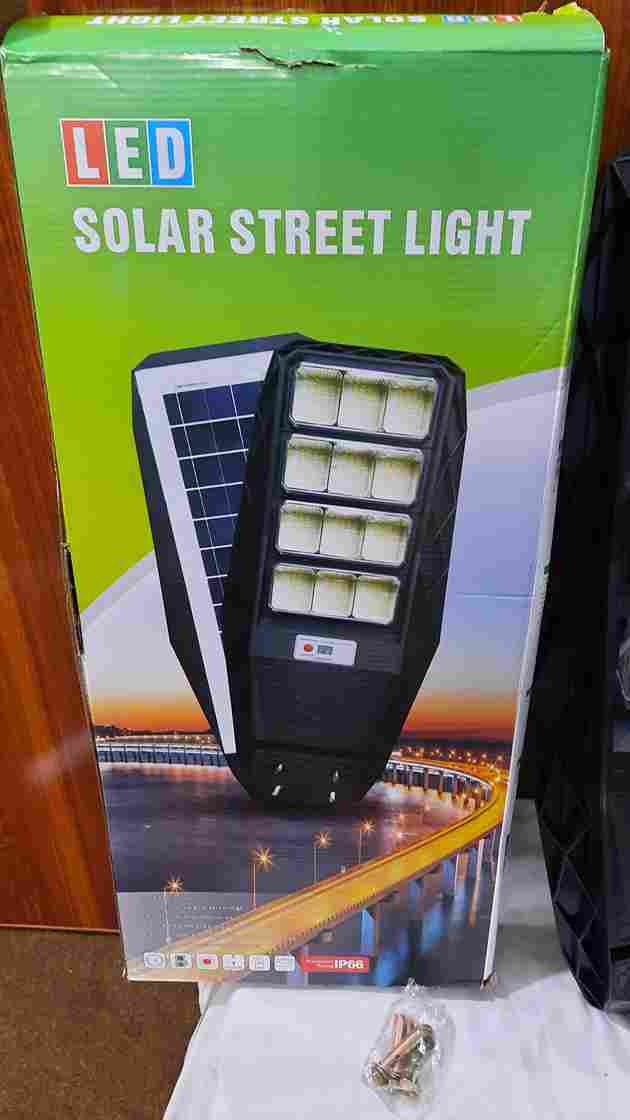 12 LED Solar Street Light