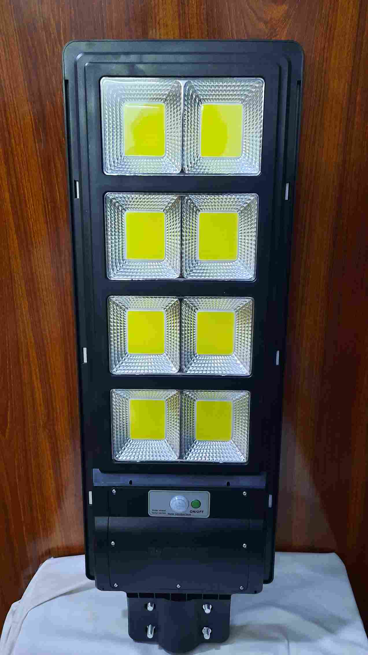 8 LED All In One Solar Street Light