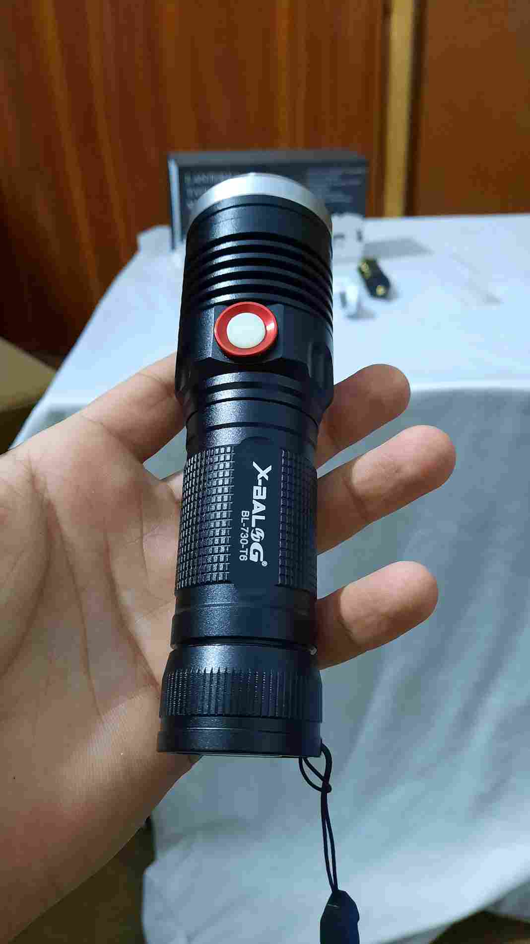 High Brighteness Tactical Flashlight