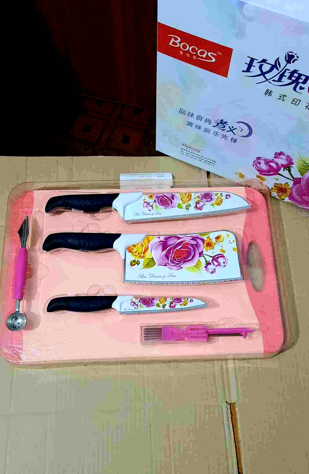 6 in 1 Kitchen Knives Set With Cutting Board