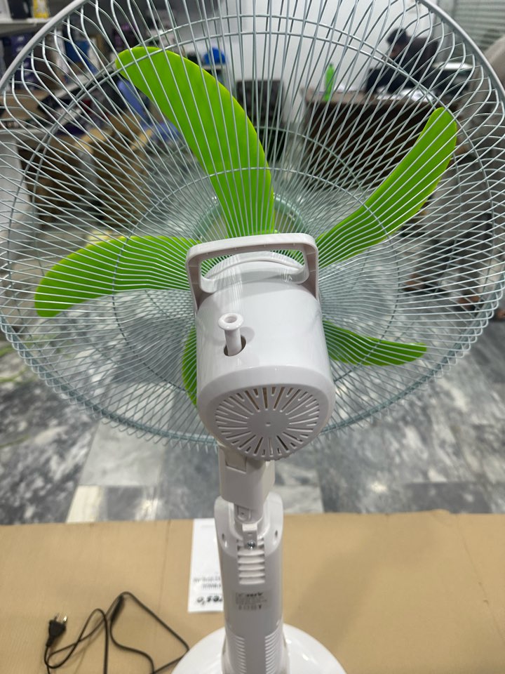 Yes'O Germany Rechargeable Fan