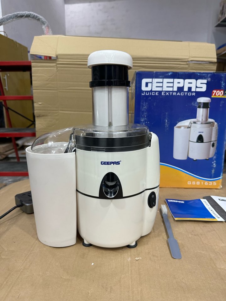 Geepas Powerful Juicer Extractor