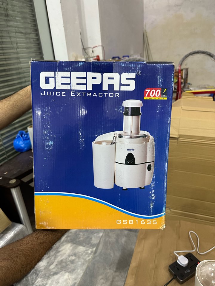 Geepas Powerful Juicer Extractor