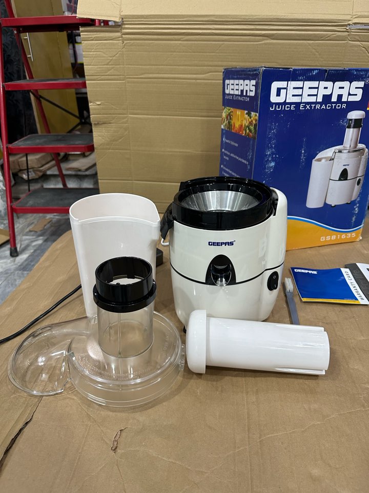 Geepas Powerful Juicer Extractor