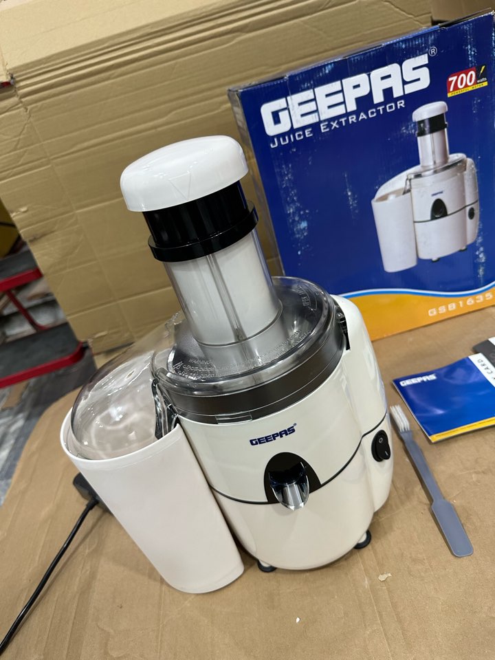 Geepas Powerful Juicer Extractor