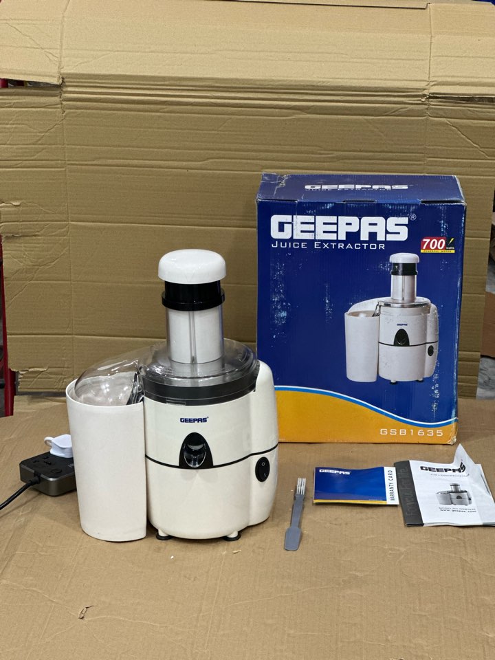 Geepas Powerful Juicer Extractor